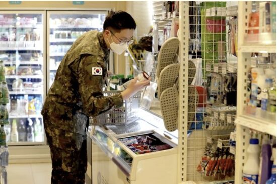 韓国で軍隊への転売対策？驚くべき福利厚生施設での“待遇”とECサイトの実態