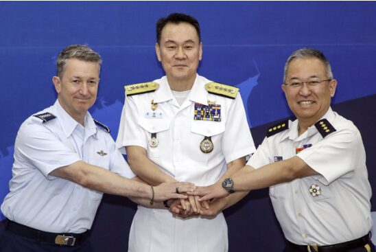 日米韓の制服組トップ会談ができた背景、日本の統合幕僚長が15年ぶりに訪韓、李在明政権でも「北朝鮮の非核化」へ一致
